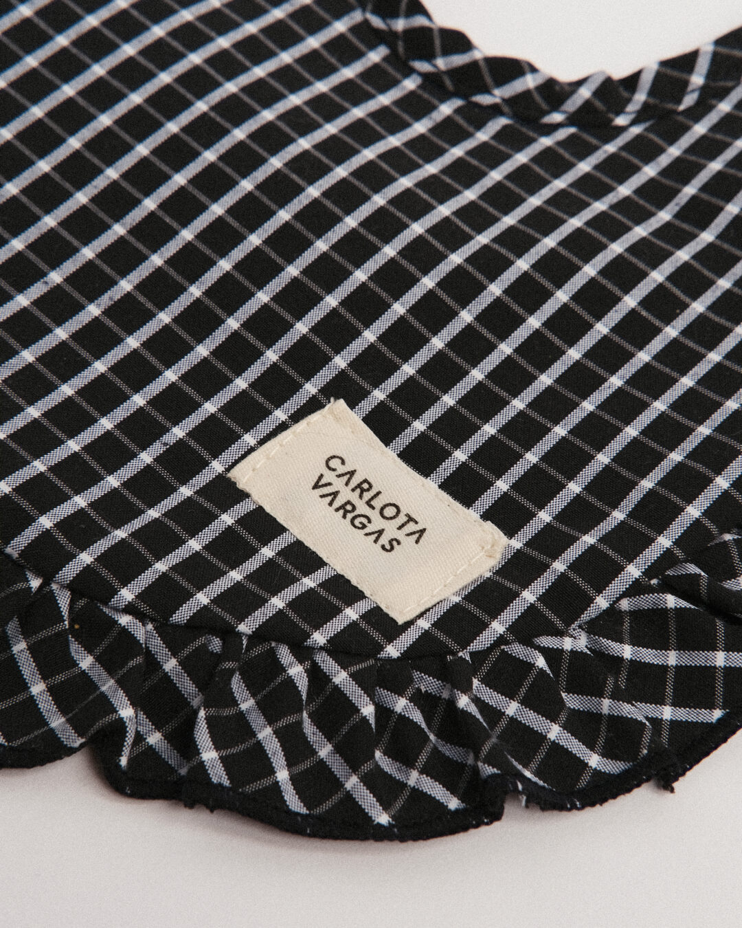 Babero Redondo Black & White Stripes